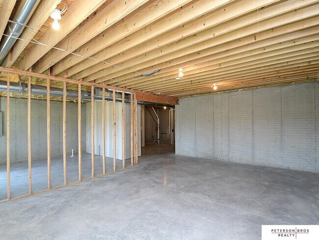 Building Photo - 14806 Bruning St