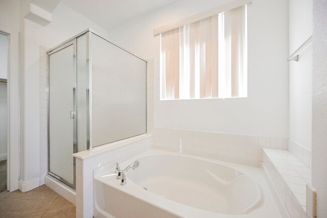 Building Photo - Welcome Home!  One Store Home