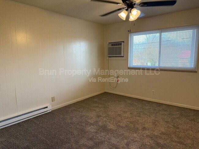 Building Photo - 1420 McArthur Rd