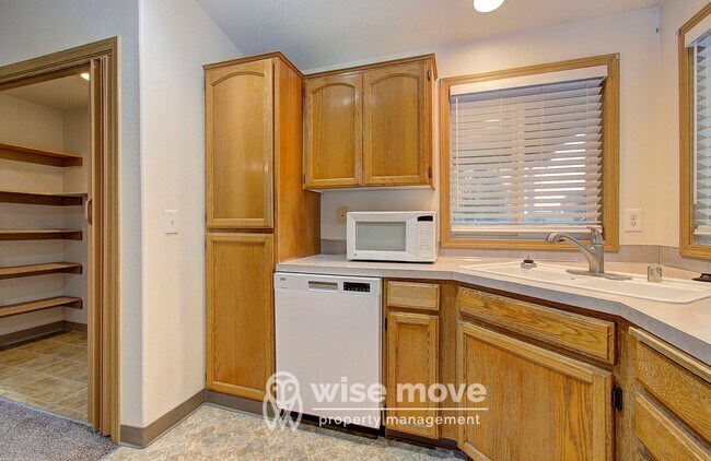 Building Photo - 809 SE 135th Ct