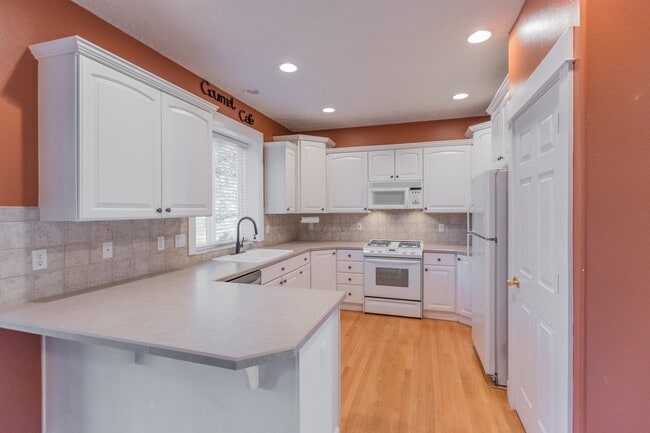 Building Photo - Beautiful 4 Bedroom home in Cascade Crest ...
