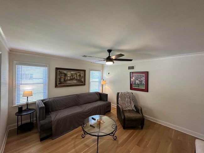 Building Photo - 1221 W Perkins Rd