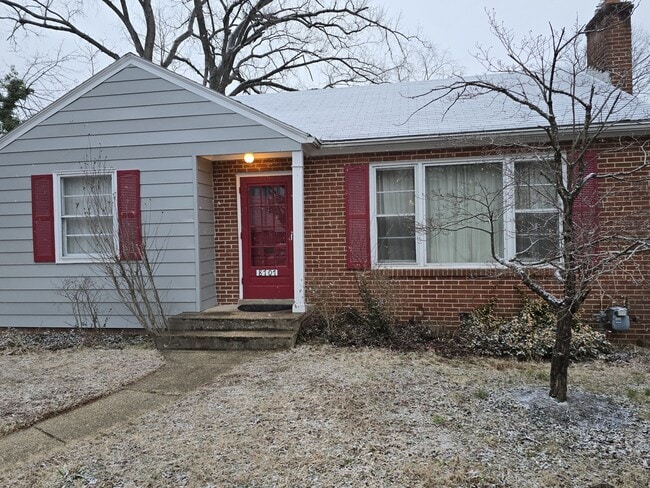 Front of House - 8707 48th Ave