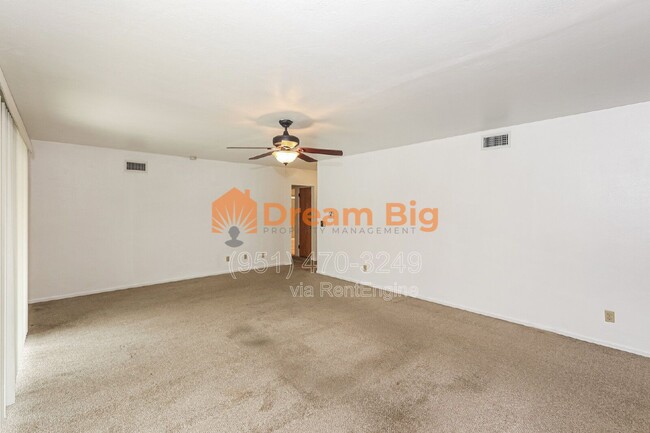 Building Photo - 5971 Sunland Pl