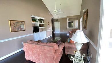 Building Photo - 3 bedroom/2 bath furnished condo in Harbour Cove