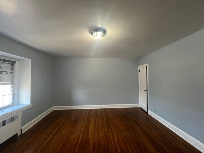 Building Photo - 3403 Chippendale Ave