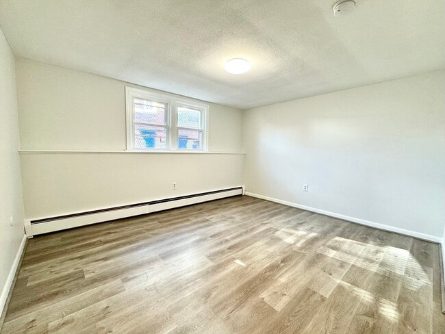 Building Photo - 206 High St