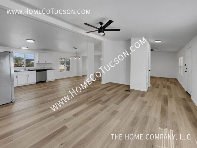 Building Photo - 9630 W Calle Cibeque