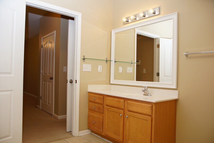 Master Bath - 1260 Duncan Gardens Dr