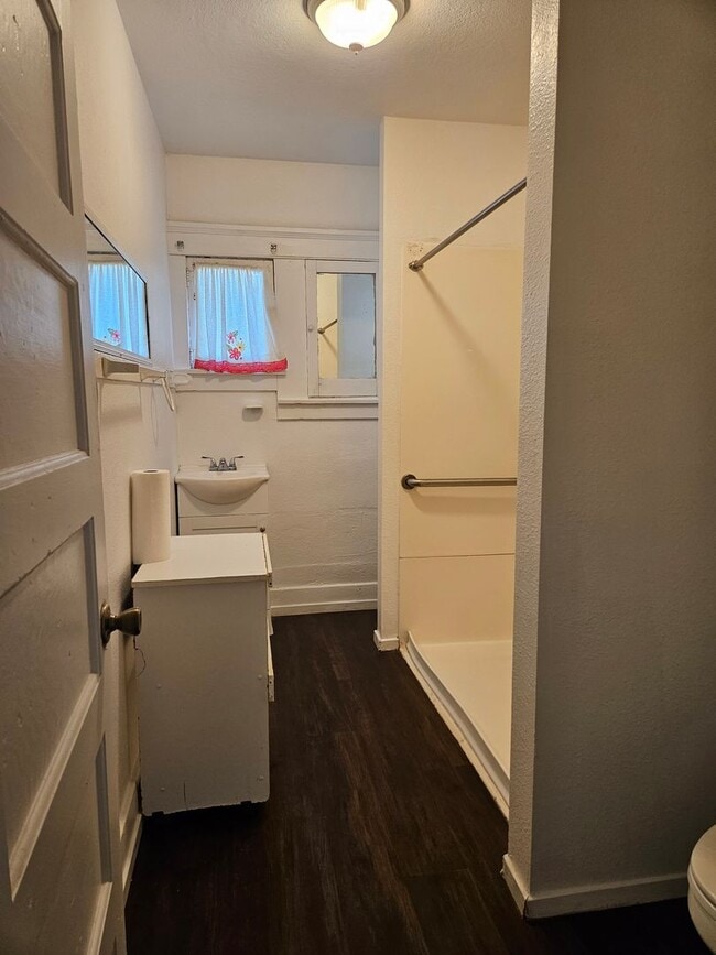 Building Photo - 1964 Gaston St