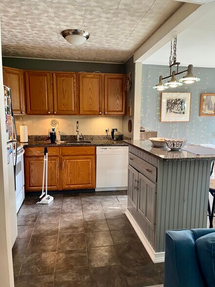 Building Photo - 28 Scarborough Ln