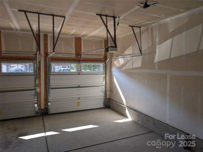 Building Photo - 115 Dellbrook St