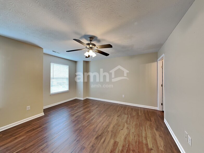 Building Photo - 5929 Marsh Cir