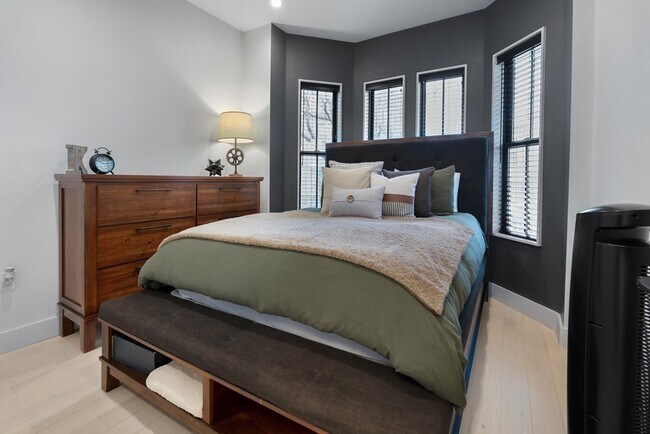 Building Photo - 143 Trenton St