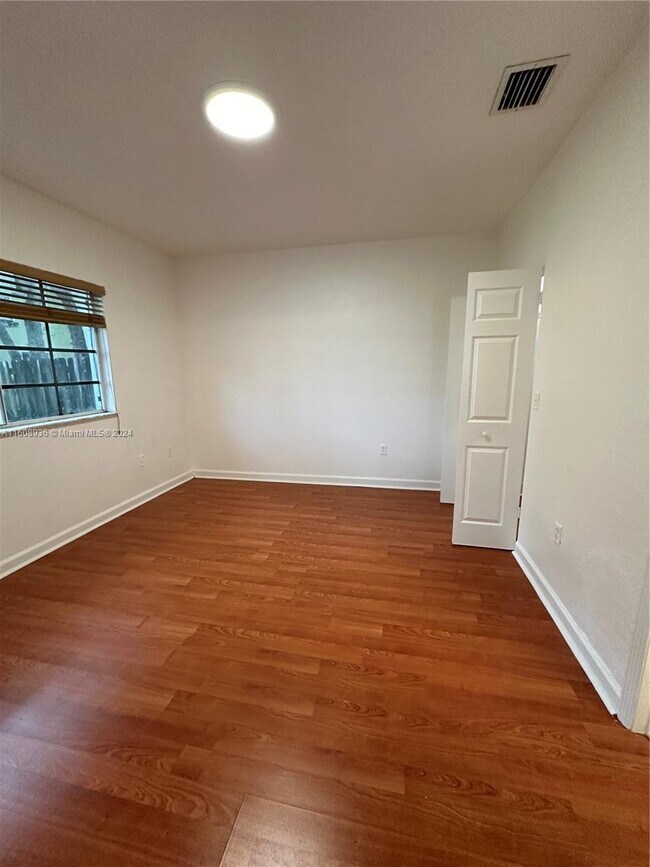 Building Photo - 2731 NE 3rd Dr