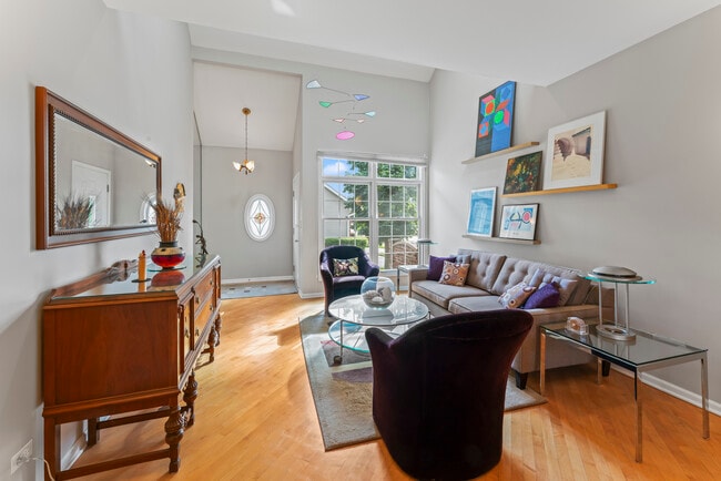 Building Photo - 566 W Bridge View Ct