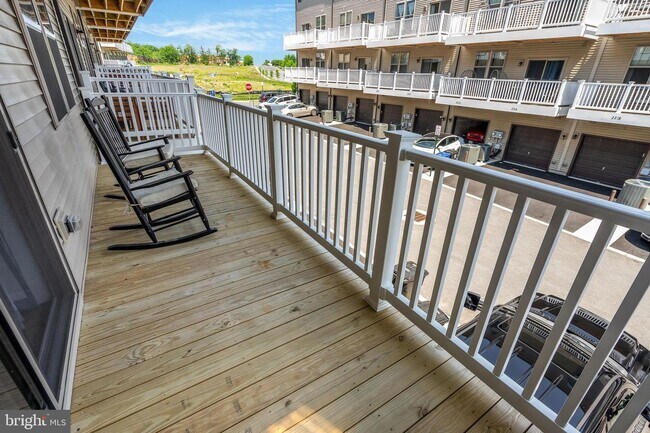 Building Photo - 1126 Madeira Terrace SE