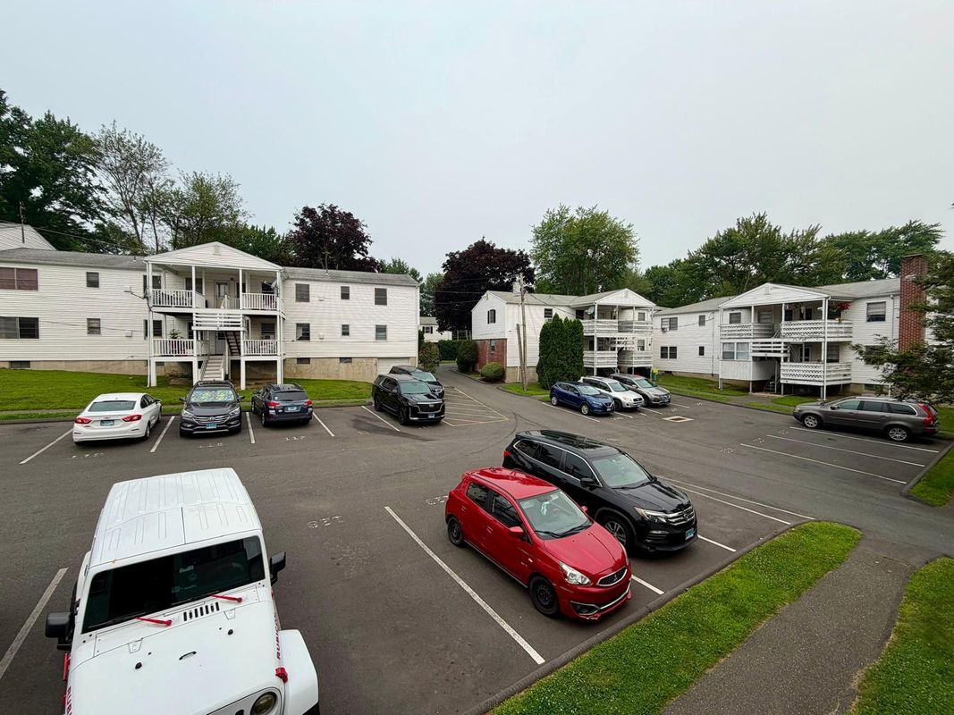 Building Photo - 18 Fairview Dr