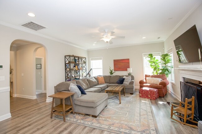 Building Photo - Spacious 5-Bedroom Home with 3 Full Bathrooms in Carthage, NC - Perfect for Your Family!