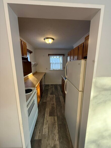 Building Photo - 4831 Ridge Rd