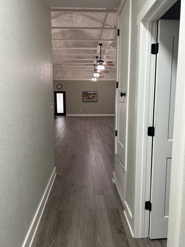 Building Photo - 761 CR 3160