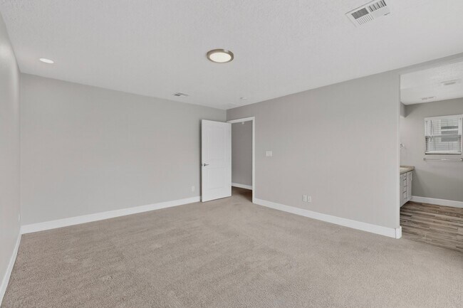 Building Photo - 5603 Linq Ct NE