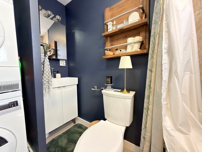 Building Photo - 62 Melrose St