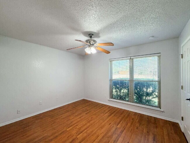 Building Photo - Charming 3-Bedroom Gem with 2 Full Baths in Crowley!