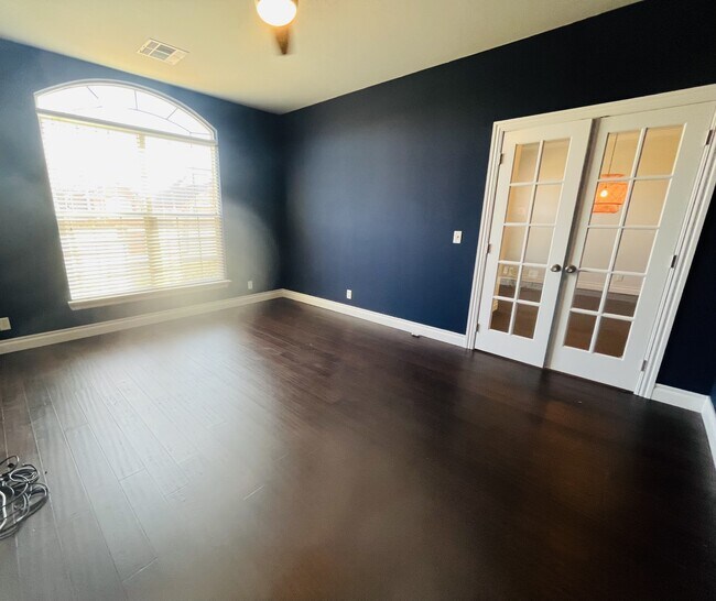 Building Photo - 16709 Valderama Way