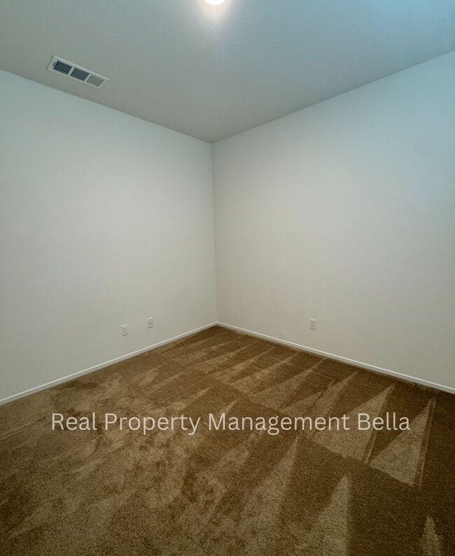 Building Photo - Beautiful Corner-Lot Home with Open Floor ...