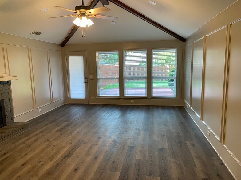 Building Photo - 807 Rush Creek Dr