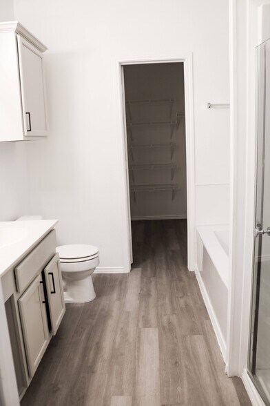 Building Photo - 17400 Bottle Springs Ln
