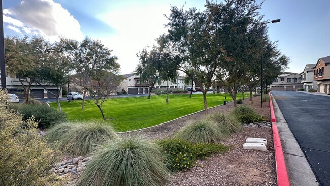 Building Photo - 2 Bedroom Condo in the Tre Allagio Community Near N Price Rd and W Elliot Rd!