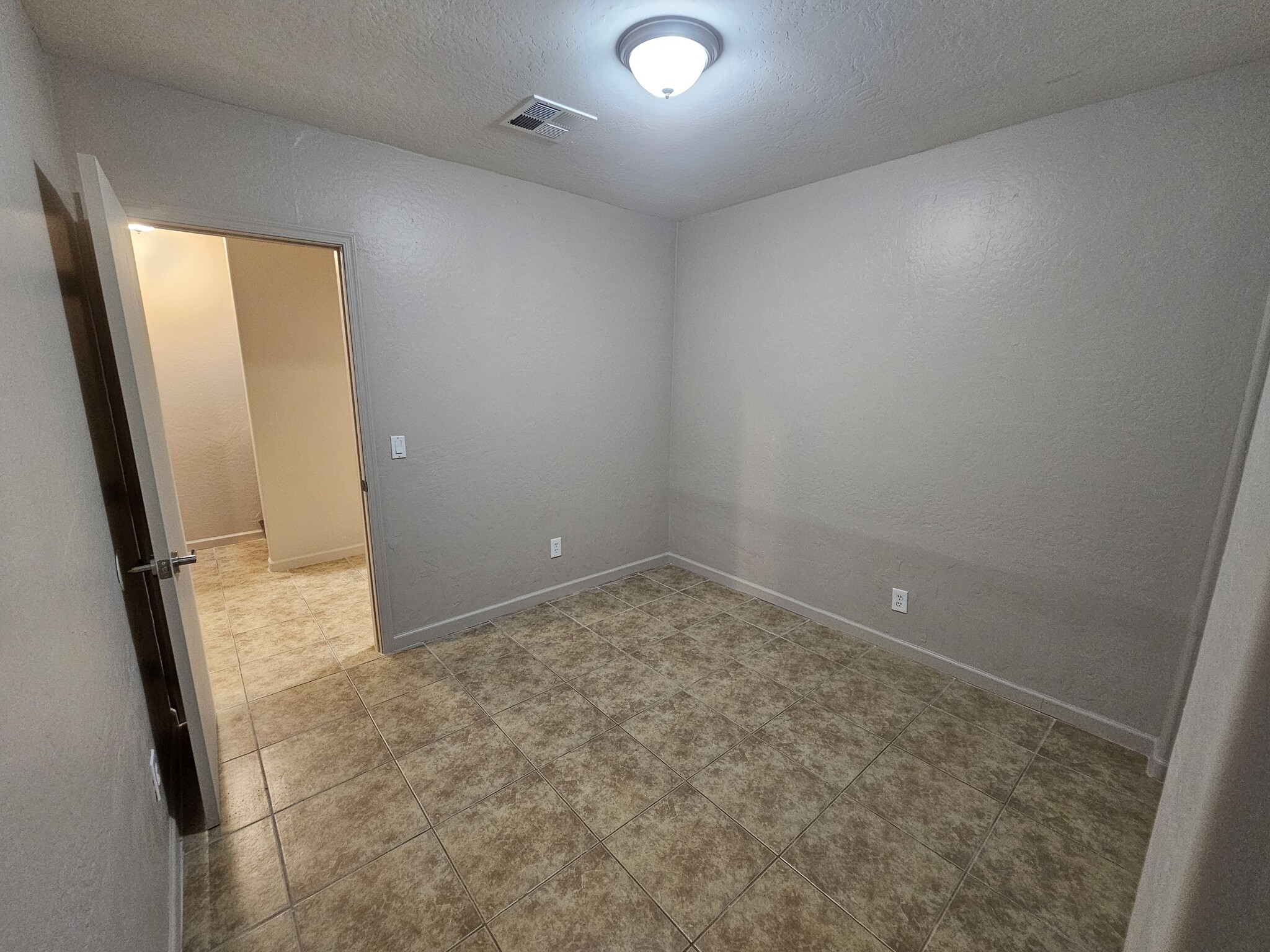 Building Photo - 4423 E McLellan Rd