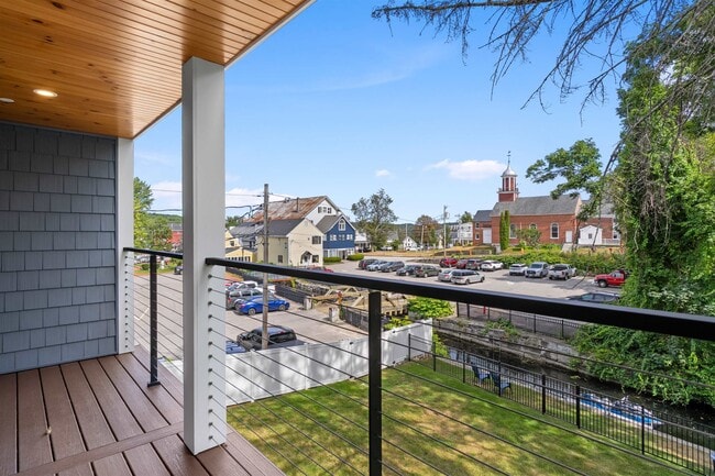 Building Photo - 8 Water St