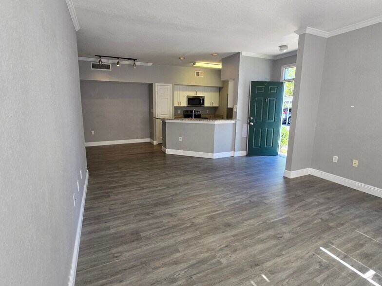 Building Photo - 9058 Lake Chase Island Way