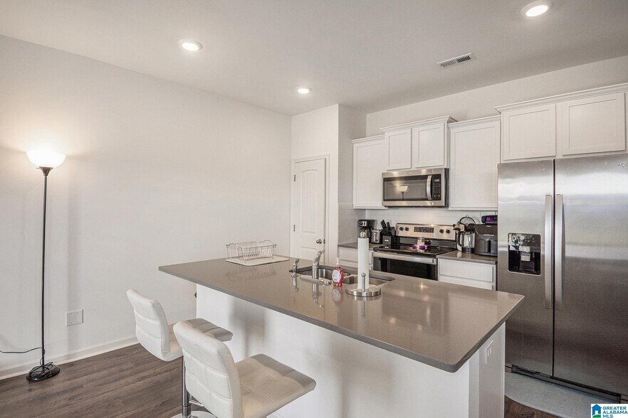 Building Photo - 284 Koslin Lp