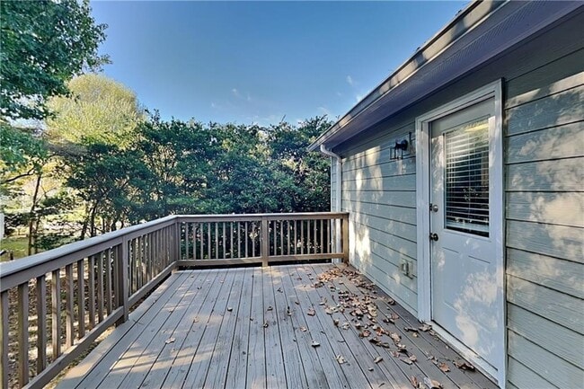 Building Photo - 2078 Arrowhead Trail
