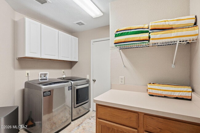 Building Photo - 12884 N Pioneer Way
