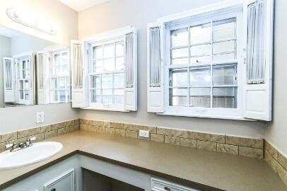 Building Photo - 2711 22nd St