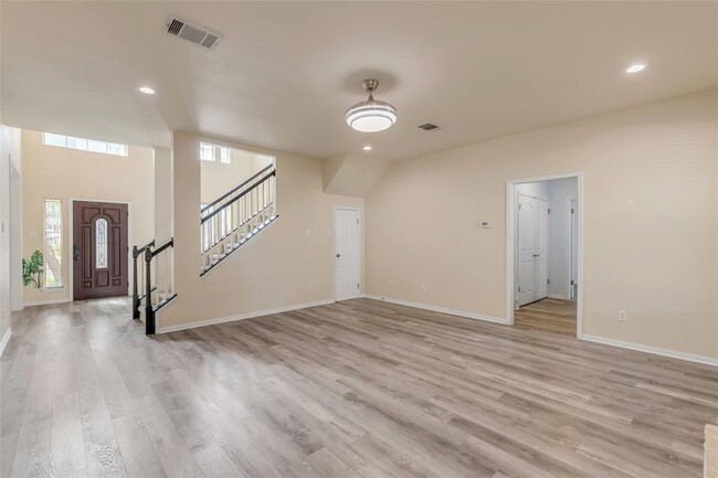 Building Photo - 12601 Duckcreek Ct