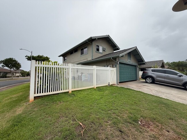 Building Photo - 94-1098 Awalua St.