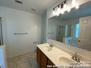 Building Photo - 5911 Twin Oaks Dr