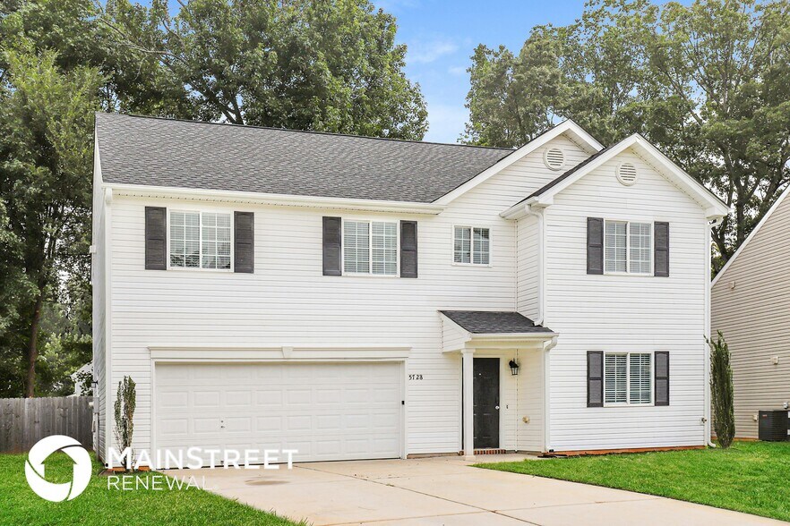 Building Photo - 5728 Hidden Lake Dr
