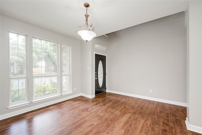 Building Photo - 8106 Longdraw Dr