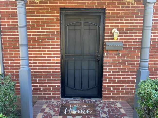 Building Photo - Charming 3-bedroom, 1-bathroom home located in Columbus, GA