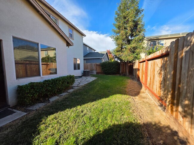 Building Photo - 4 bedroom in north Turlock!