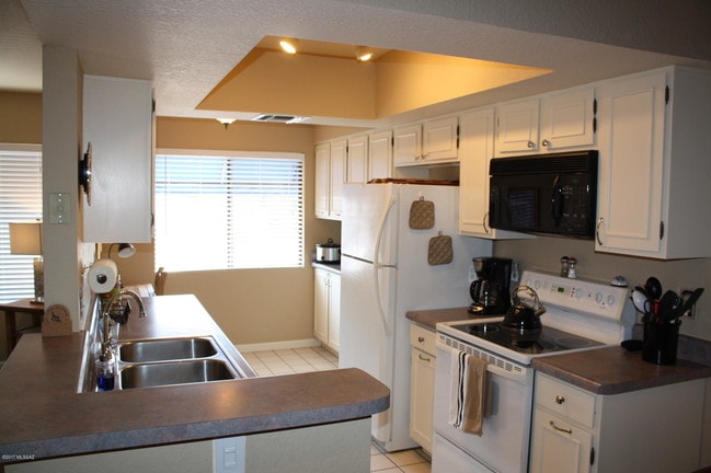 Building Photo - 7952 E Colette Cir