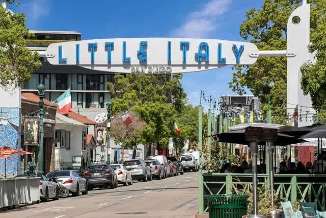 Building Photo - 425 W Beech St