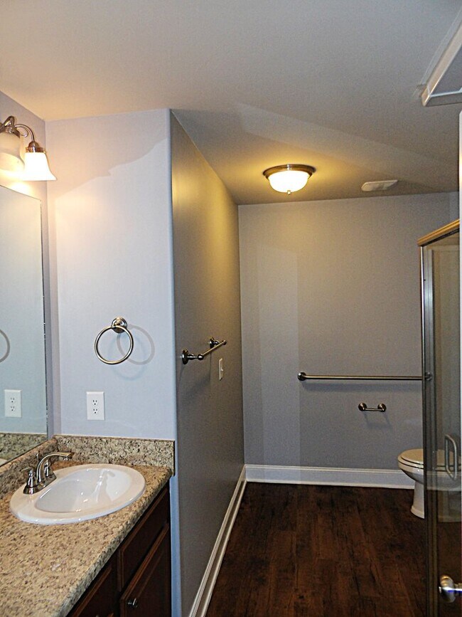 Building Photo - 706 Oak Cove Ln NW
